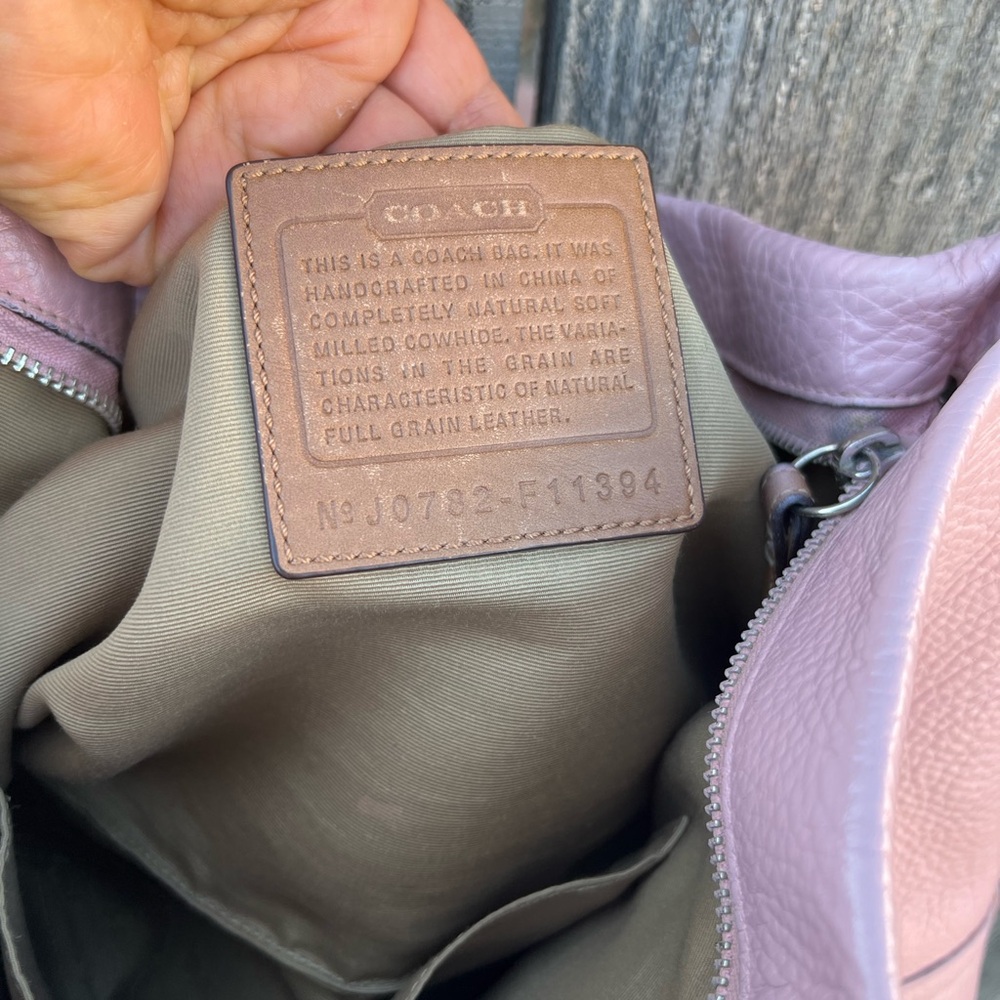 Coach Large pebbled leather Hobo bag in soft pink. - Picture 15 of 17